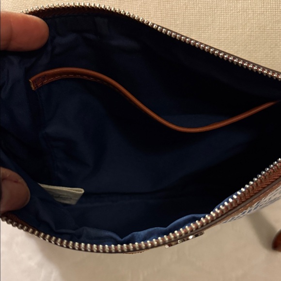 Tommy Bahama Blue and Cream Tropical Clutch - Picture 7 of 8